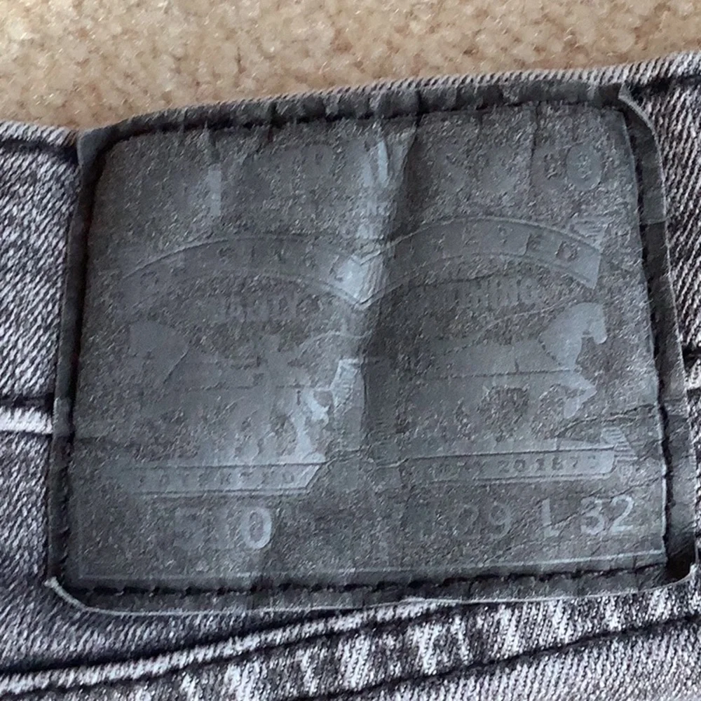 Levis levi’s gray